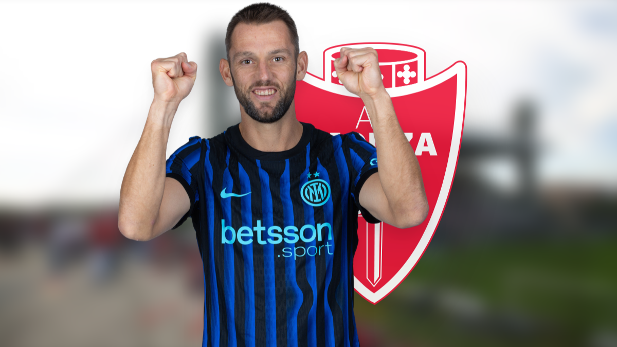 Monza seriously considering move for Stefan de Vrij hero image